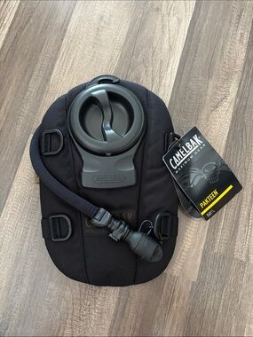 NWT CamelBak Pakteen maximum gear 50oz (1.5L) black hydration pack 76050.